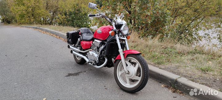 Honda VF750C Magna