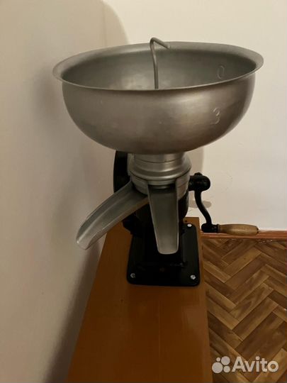 Сепаратор для молока ручной