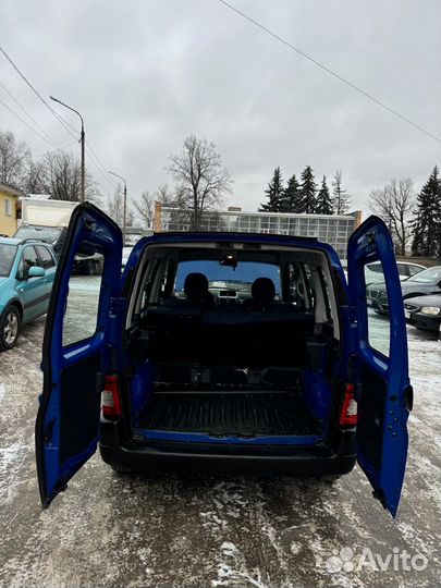 Peugeot Partner 1.4 МТ, 2011, битый, 154 000 км