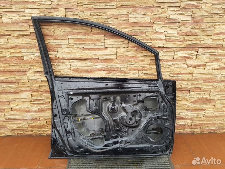 Ниссан Тиида дверь передняя левая с 2004-2014