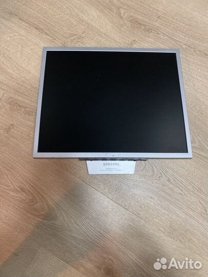 Монитор Samsung