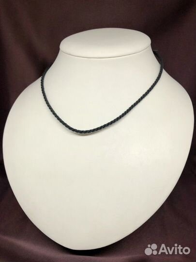 Текстильный шнурок с замком из золота 585