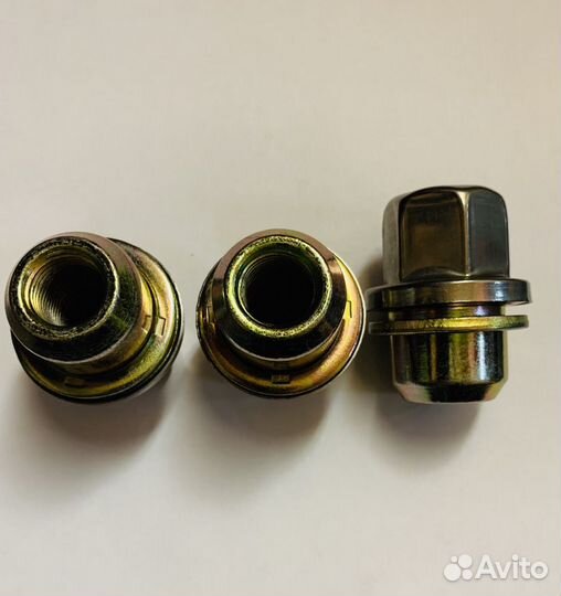 Колесная гайка Land Rover defender