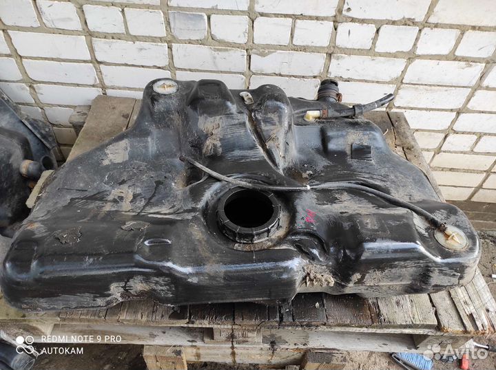 Топливный бак Nissan Primera p11