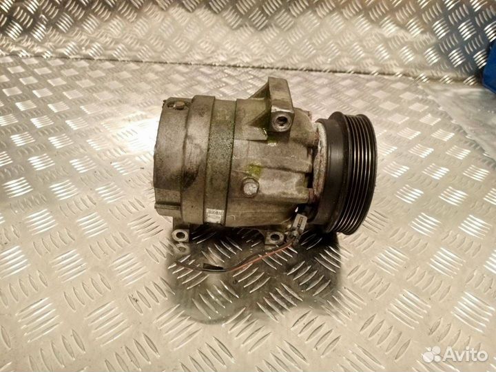 Компрессор кондиционера Renault Megane 7700103536