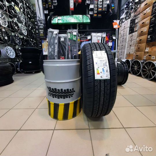 Westlake SU318 235/60 R18 103V