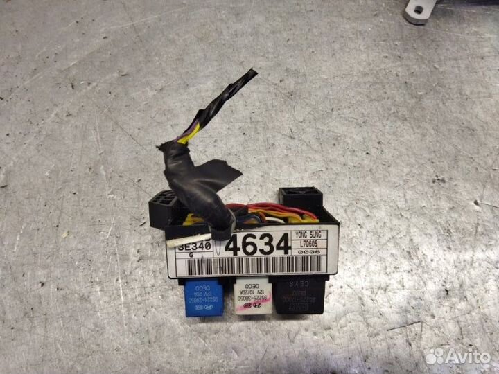 Блок реле Kia Sorento D4CB 2.5 2007