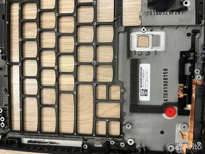 Палмрест Lenovo ThinkPad X1 Carbon 7 wwan