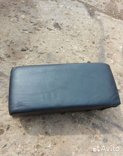 Подлокотник заднего дивана Мазда 6 gh