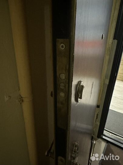 Металлическая дверь бу