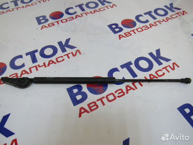 Амортизатор задней двери Право toyota wish ZNE10G