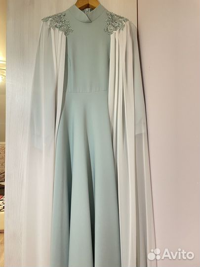 Платье на никах