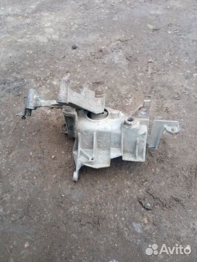 Кронштейн Renault Kangoo K9K704 2004