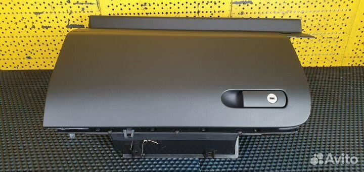 Бардачок Volkswagen Touareg 2 NF 3.0 CRC 2014