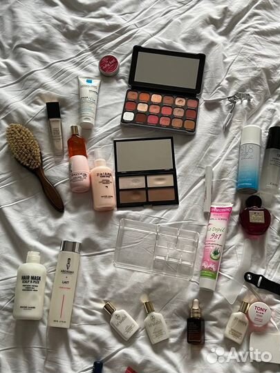 Очень много косметики