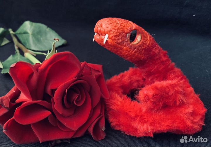 Игрушка в смешанной технике Змея