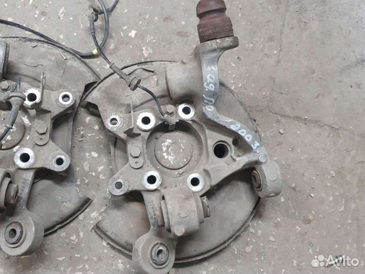 Кулак поворотный задний Volvo S60, 2006г,в