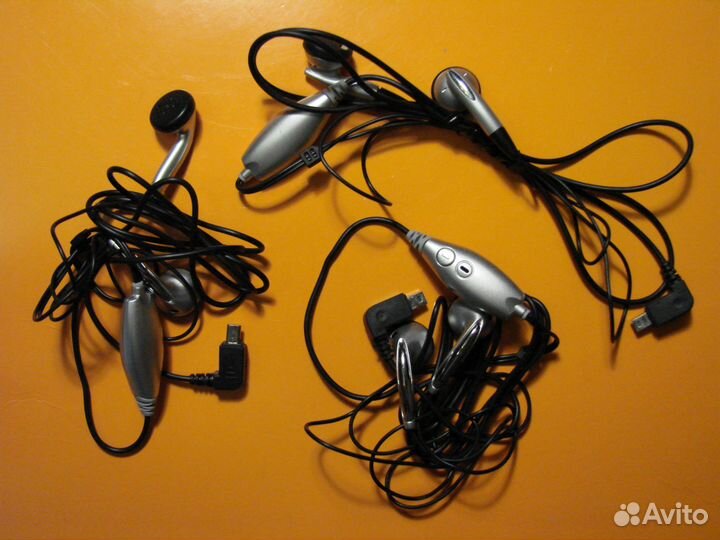 Старые зарядные устройства И гарнитура билайн A100