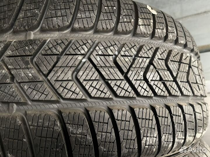 Pirelli Scorpion Winter 255/45 R20 105V