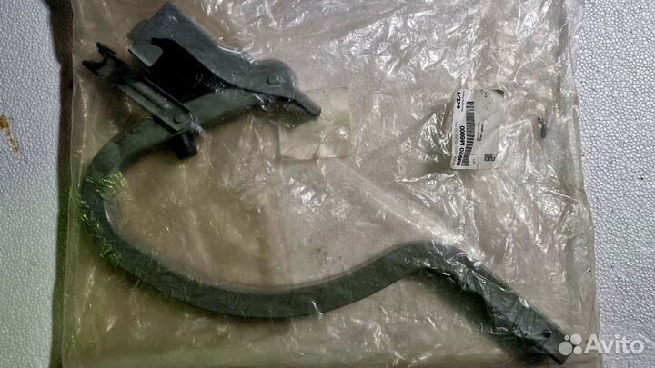 Kia Cerato m6 петля крышки багажника правая новая