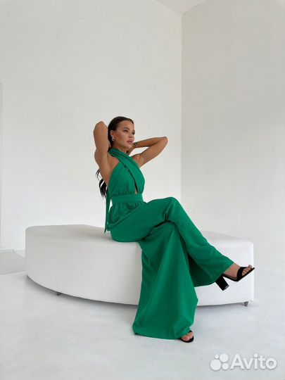 Зеленый комбинезон