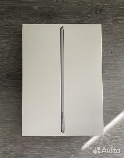 iPad 9.7 6 поколение 2018 (+ 3 чехла)
