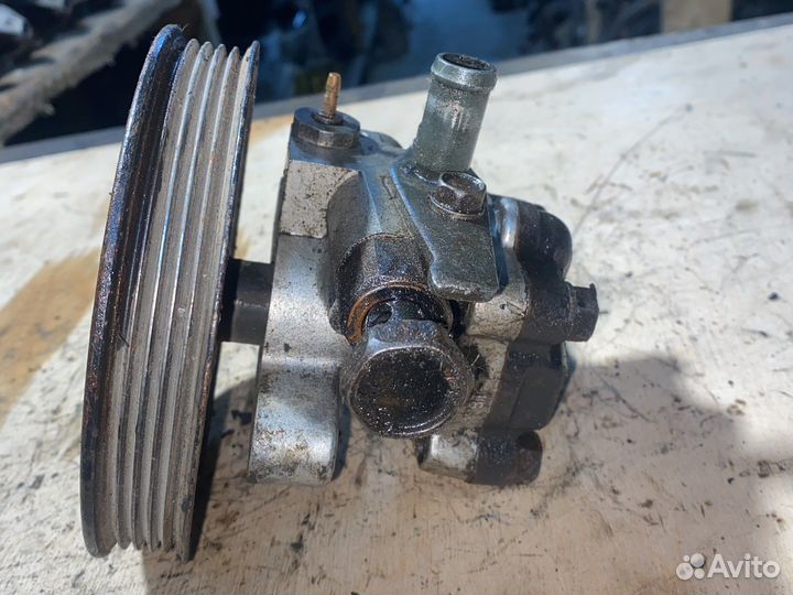 Насос гидроусилителя Kia Hyundai 5710038100