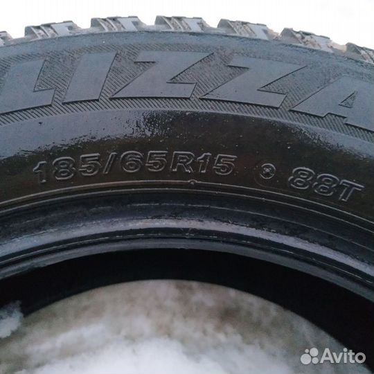 Bridgestone Blizzak Spike-01 185/65 R15 88T