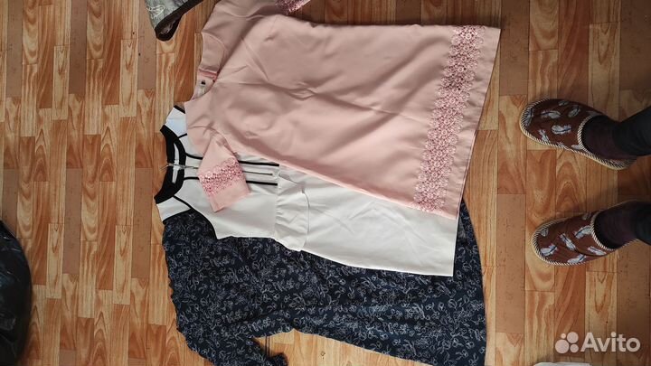 Отдам бесплатно женские вещи пакетом