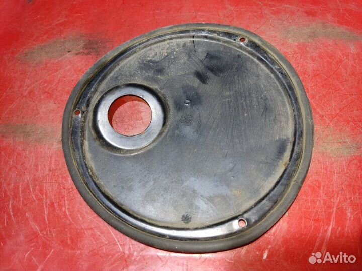 Крышка ниши багажника Audi 100 седан 2.5 AAT 1991