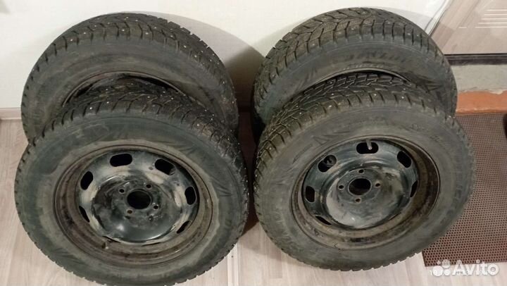 Dunlop SP Winter Ice02 195/65 R15