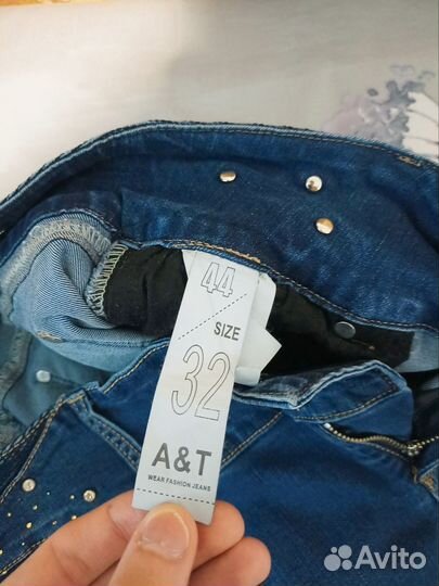 Джинсы со стразами