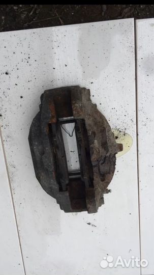 Суппорт Toyota Land Cruiser 200 перед левый