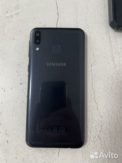 Samsung Galaxy M20, 3/32 ГБ