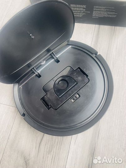 Робот пылесос Redmond RV-R290