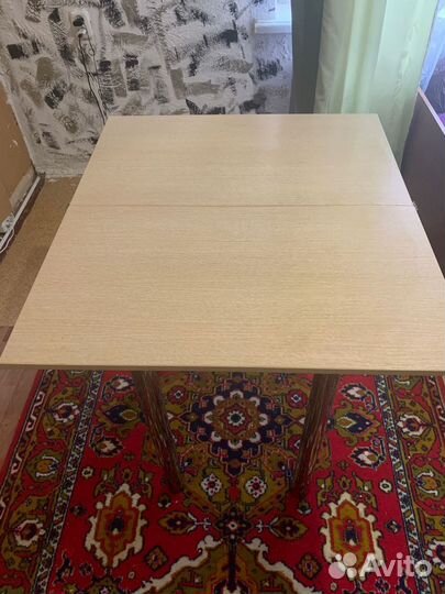Кухонный стол