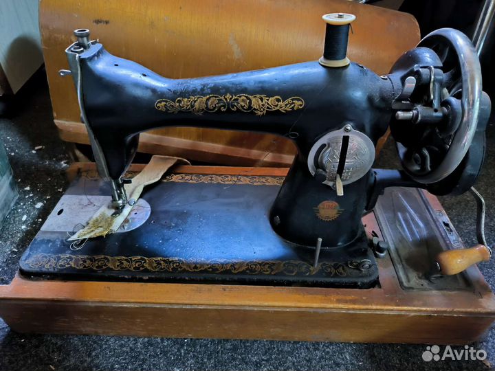 Швейная машина Singer