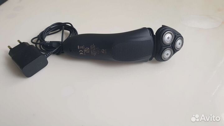 Электробритва Philips PT711