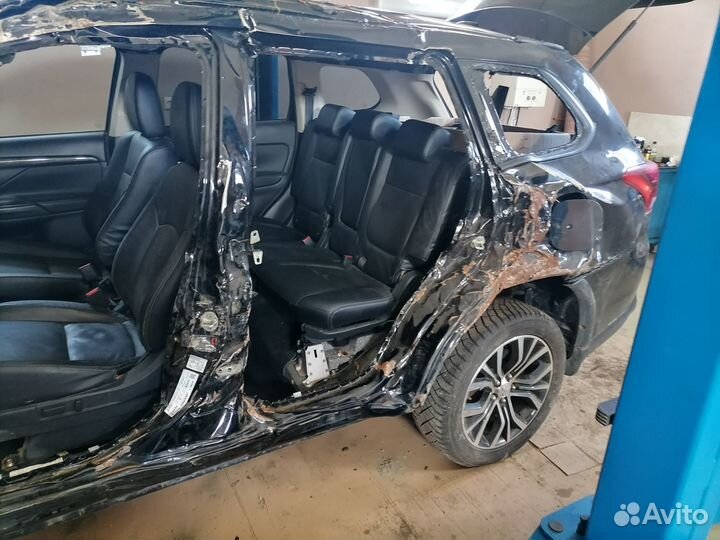 Аутлендер 3 дверь