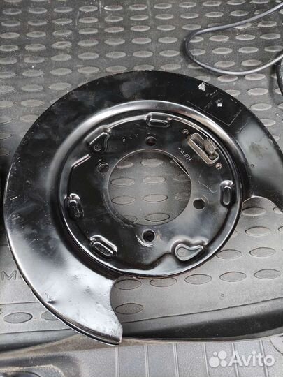 Кожух защитный тормоза задний