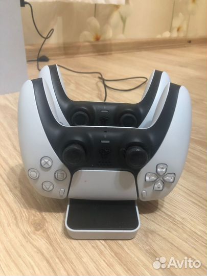 Sony playstation 5. 2 геймпада
