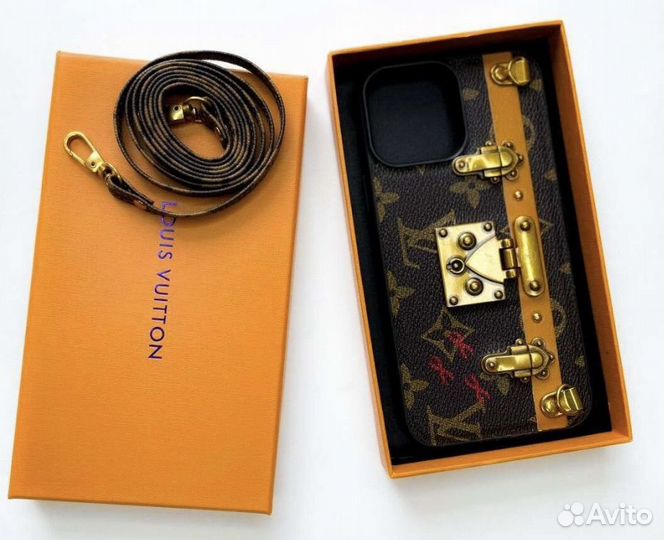 Чехол Louis Vuitton с ремешком на iPhone