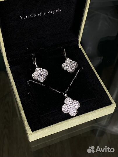 Комплект подвеска и серьги van cleef