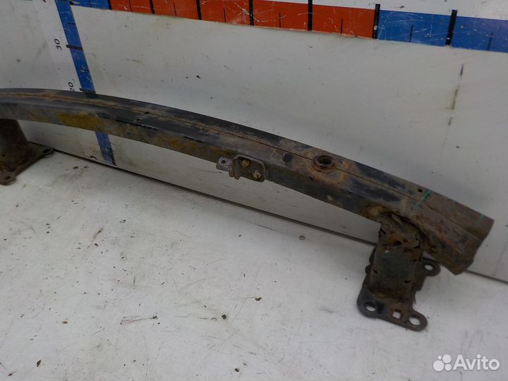 Усилитель бампера переднего Nissan Qashqai 2006