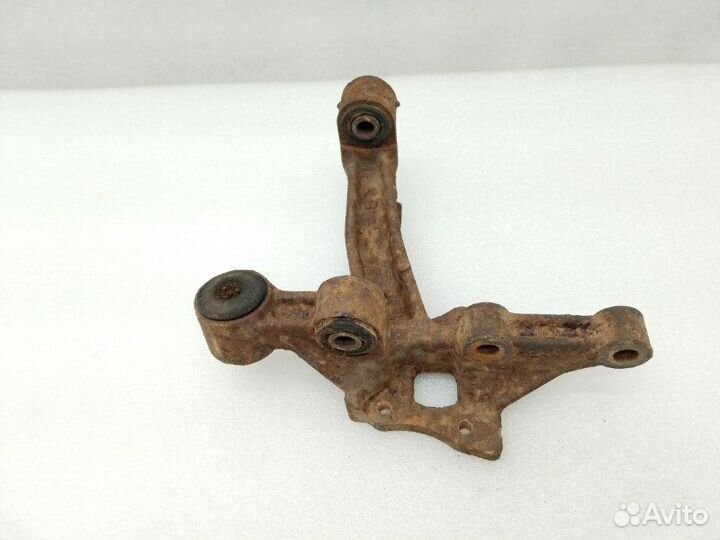 Кулак поворотный задний левый Toyota Camry XV30