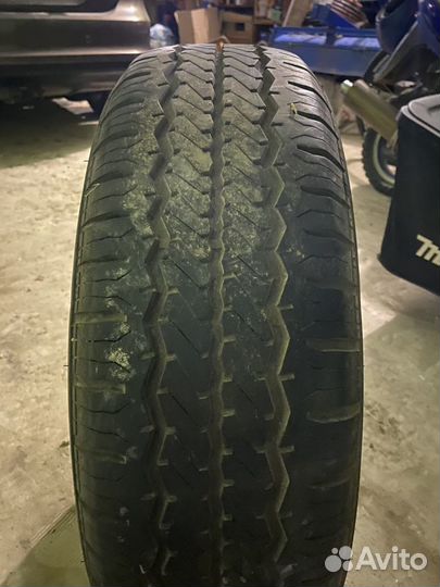 Hankook Radial RA08 215/70 R16C 106C