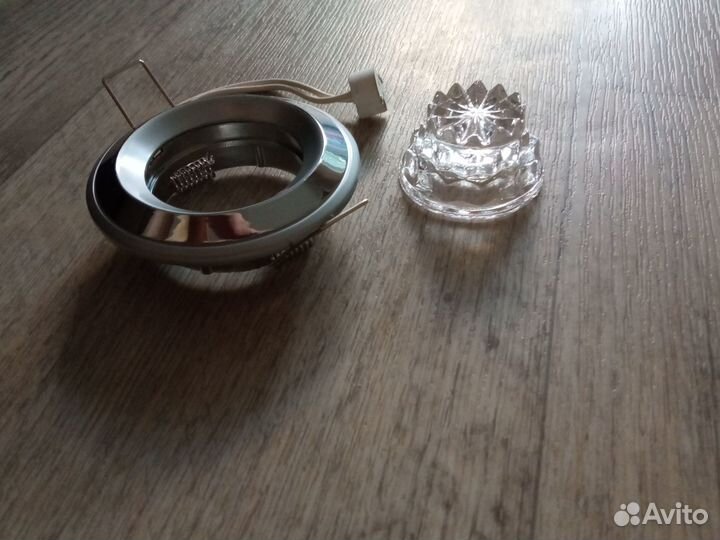 Светильник встраиваемый