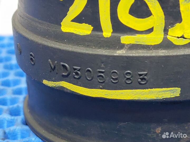 Патрубок воздушного фильтра Mitsubishi Pajero iO