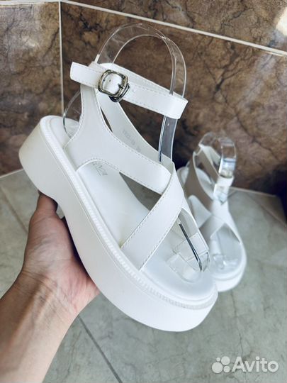 Сандали Белые 38 р