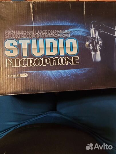 Студийный микрофон